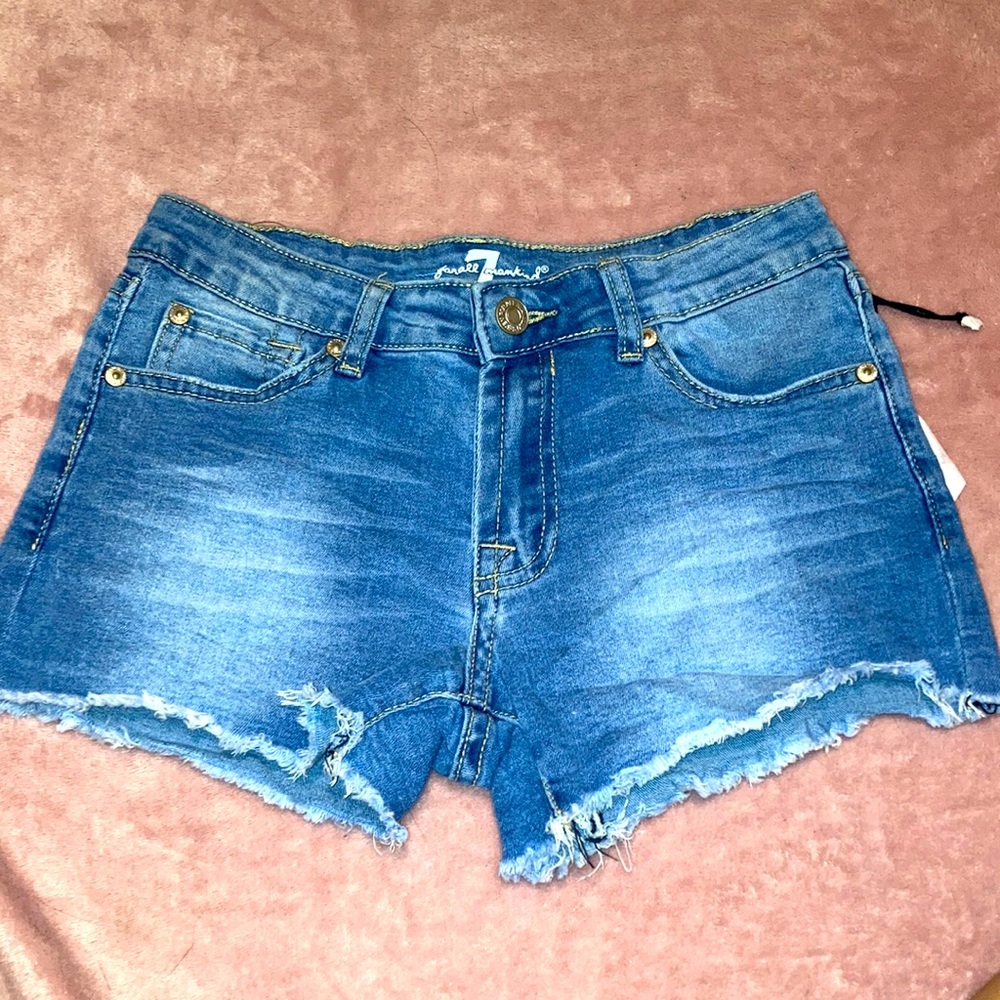 Size 10-12 tried on never warn out great condition